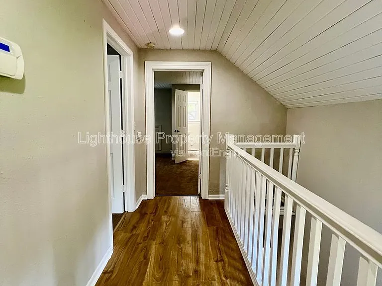 708 Elizabeth St — Photo 15