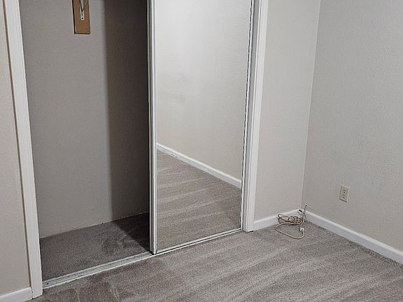 3rd image of 2657 Lakeshore Blvd #11