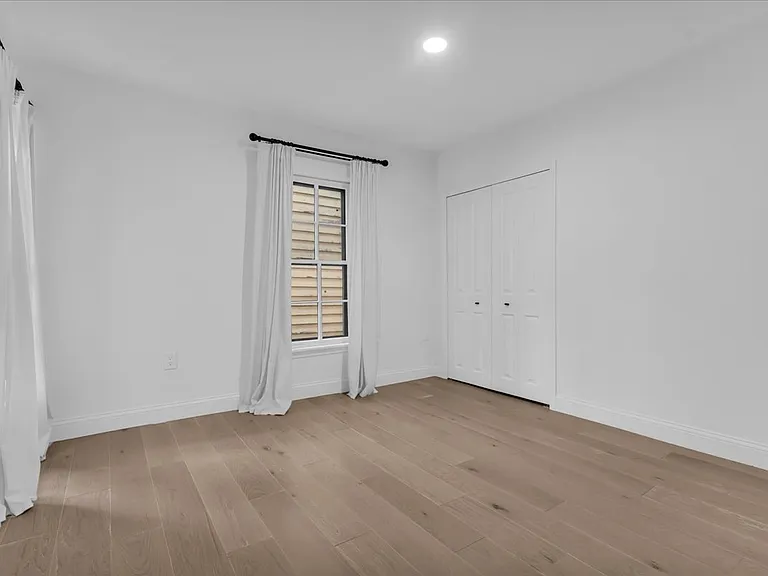 1714 Bagley St — Photo 27