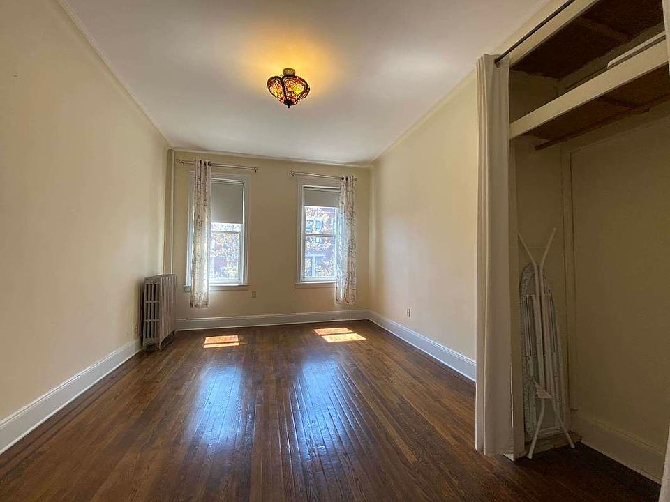 1st image of 139 Montrose Ave APT 3L