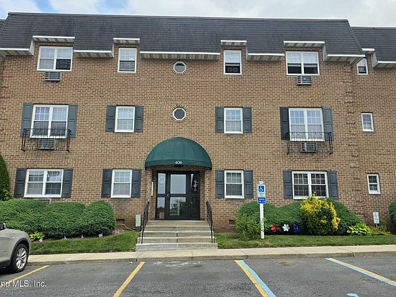 2nd image of 406 Maryland Ave APT 2D