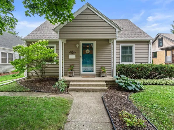 812 S East AVENUE, Waukesha, WI 53186