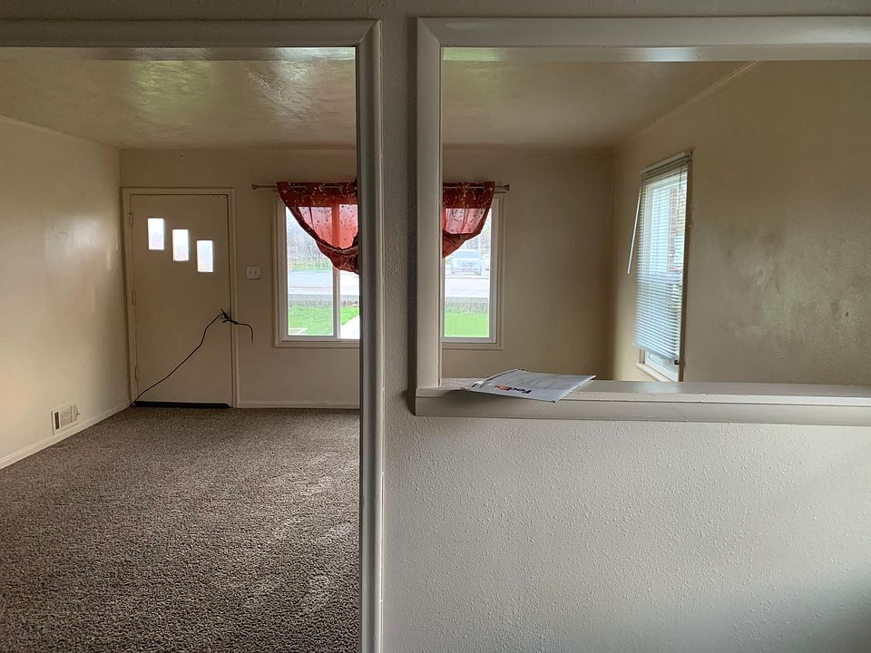 2nd image of 675 W Main St