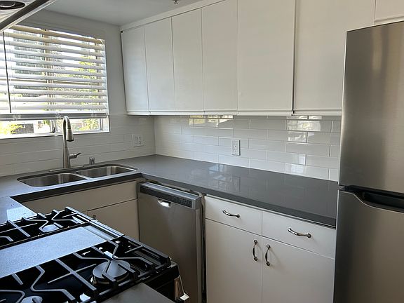 3rd image of 6050 La Prada St APT 105
