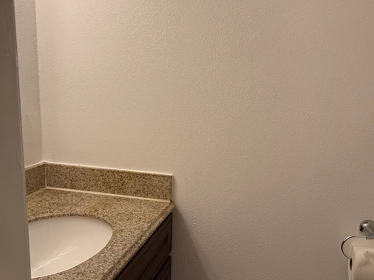 1054 E Salt Lake St #4 — Photo 15