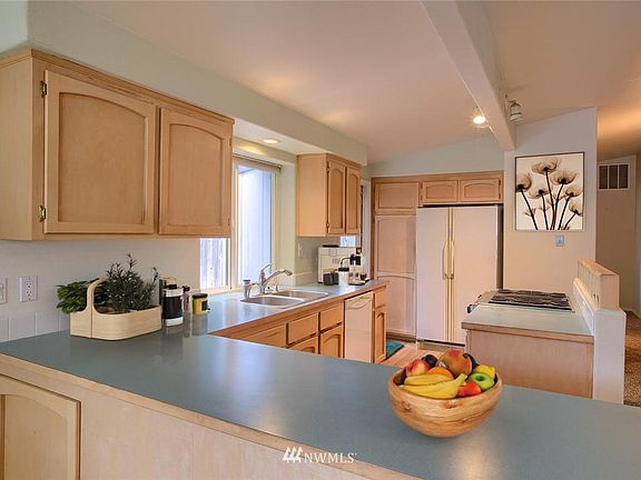 5th image of 1208 W Alder St