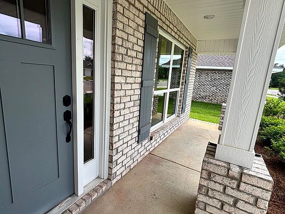 2nd image of 616 Mayflower Dr