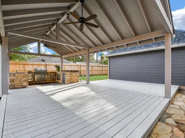 318 Heather Lane, Conroe, TX 77385