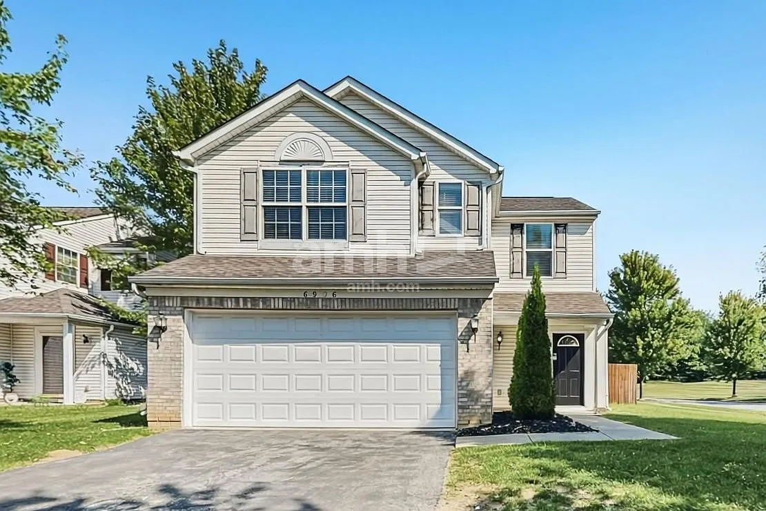 3 bed, 2.5 bath, 1502 sqft, $2,240 — Photo 1