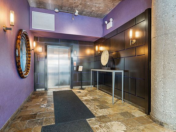 4th image of 1001 W 15th St #Gu81