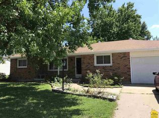 2803 Clarendon Rd, Sedalia, MO 65301