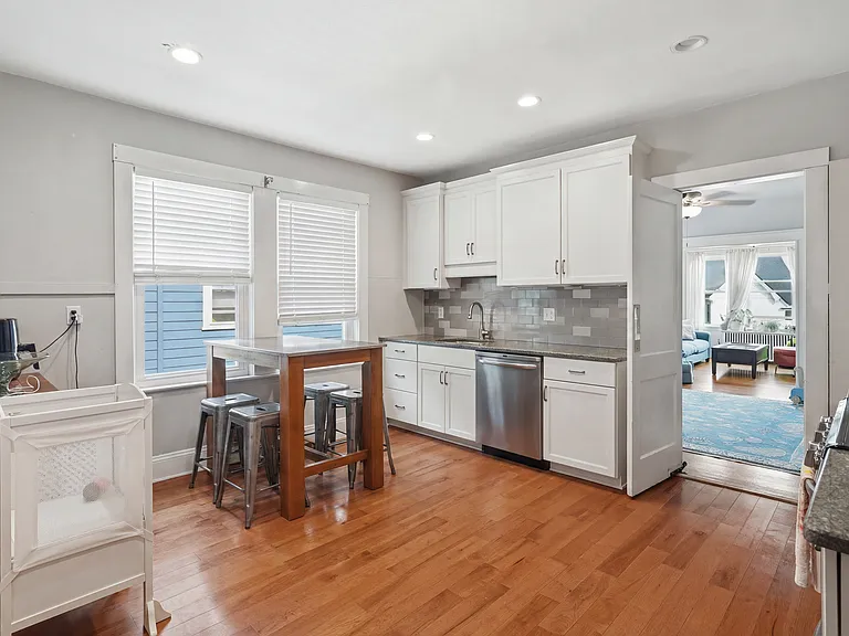 126 Richmond St #2 — Photo 7