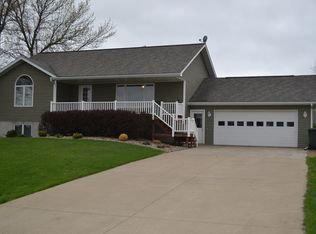 105 Park Ridge Dr, Otley, IA 50214