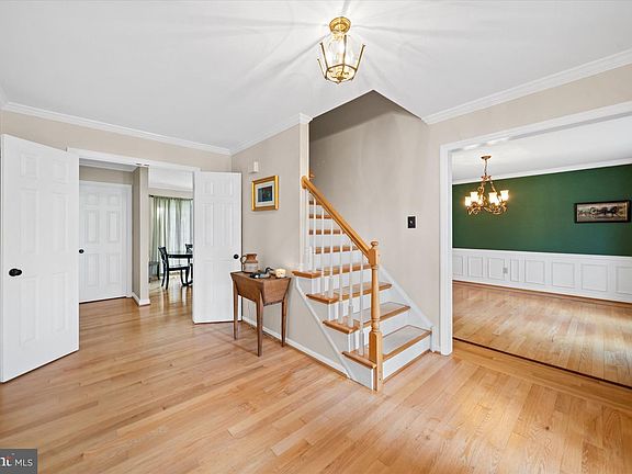 4th image of 111 Ramunno Cir
