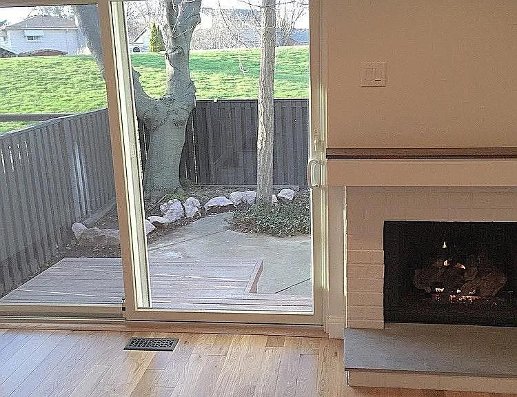 2076 Parmenter Blvd — Photo 12