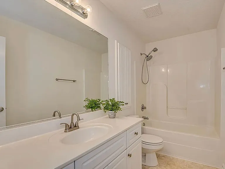 307 Brock Ln — Photo 9