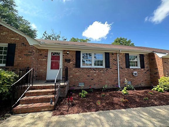 3rd image of 3400 Petunia Cres