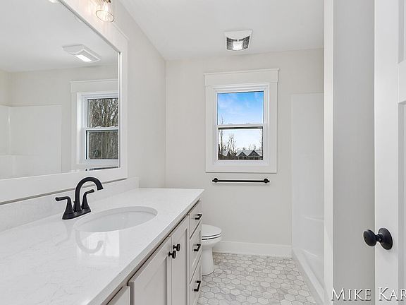 3rd image of 7289 Yellowstone Dr