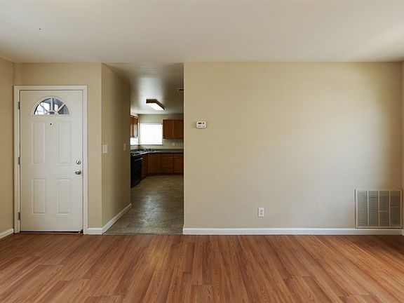 4th image of 33 Chesley Ave