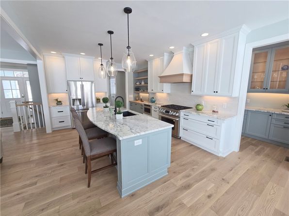 1029 Arbordale Ln, Victor, NY 14564
