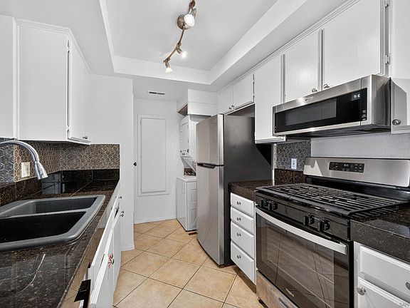 5th image of 2063 Lakeridge Cir Unit 101