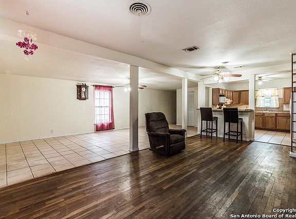 3rd image of 1119 San Angelo