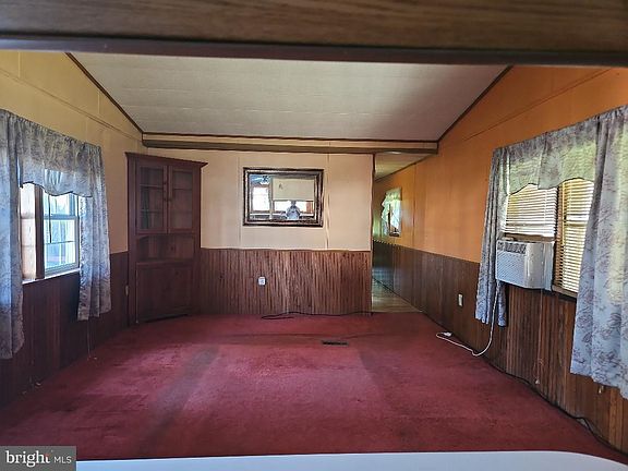 3rd image of 65 James Ave