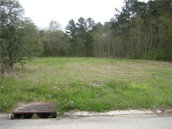 129 Robinhood Dr, Hammond, LA 70403