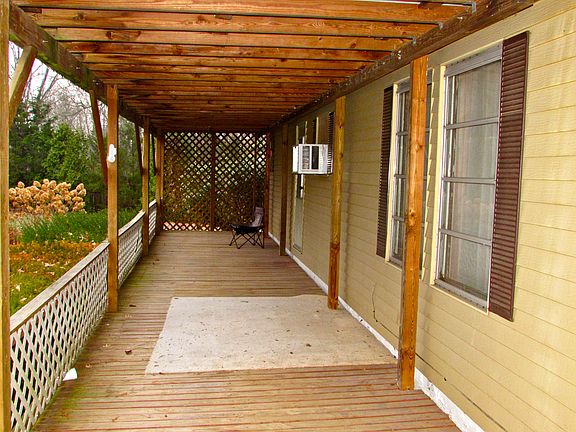 1689ReadingRd_FrontDeck_12162013