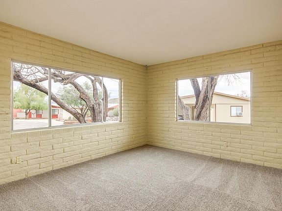 4th image of 2781 W Calle Arandas