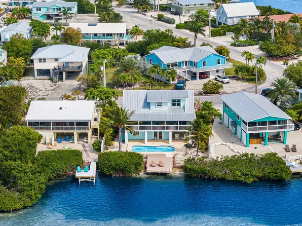 321 W Indies Dr, Ramrod Key, FL 33042