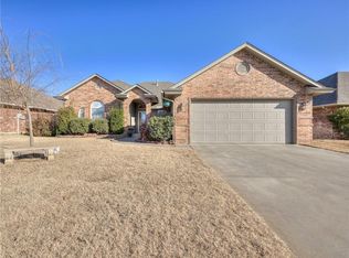 2808 Christina Ct, Moore, OK 73160