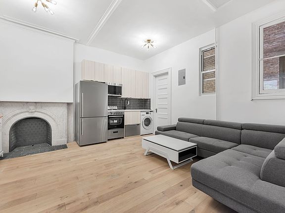 3rd image of 152 Montague St #3D