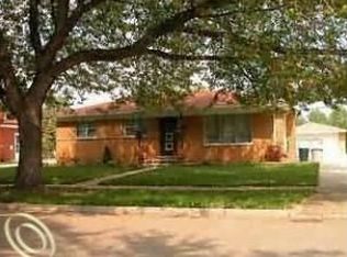 6830 Whitefield St, Dearborn Heights, MI 48127