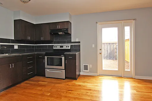 Peninsula Park Apartments — Photo 3