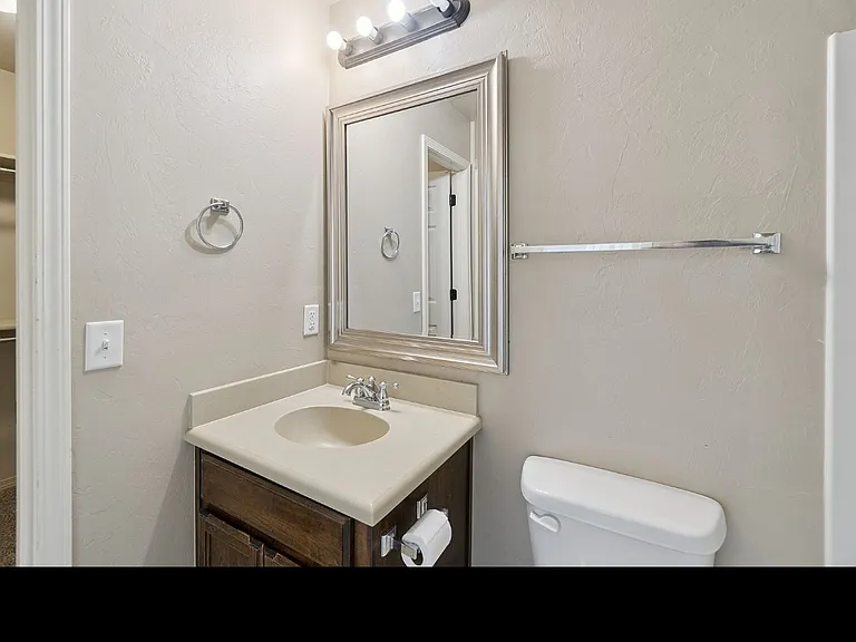 9524 SW 25th St — Photo 14
