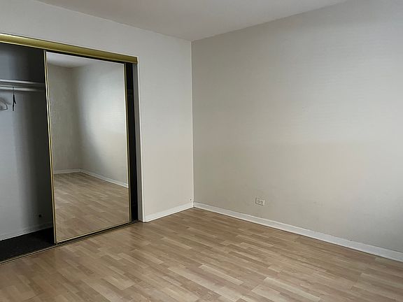 5th image of 4602 River Rd APT B3