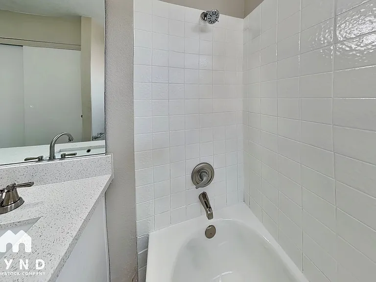 5825 Goodsprings Ct — Photo 10