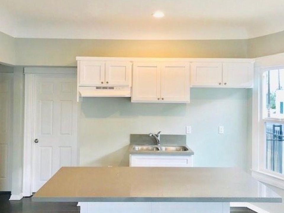 2nd image of 1291 E 40th Pl #1291