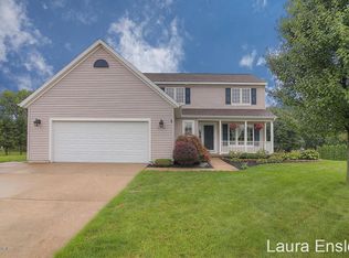 1102 Sunrise Ln NW, Grand Rapids, MI 49534