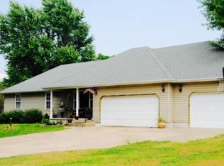 610 John F Kennedy Dr, Willard, MO 65781