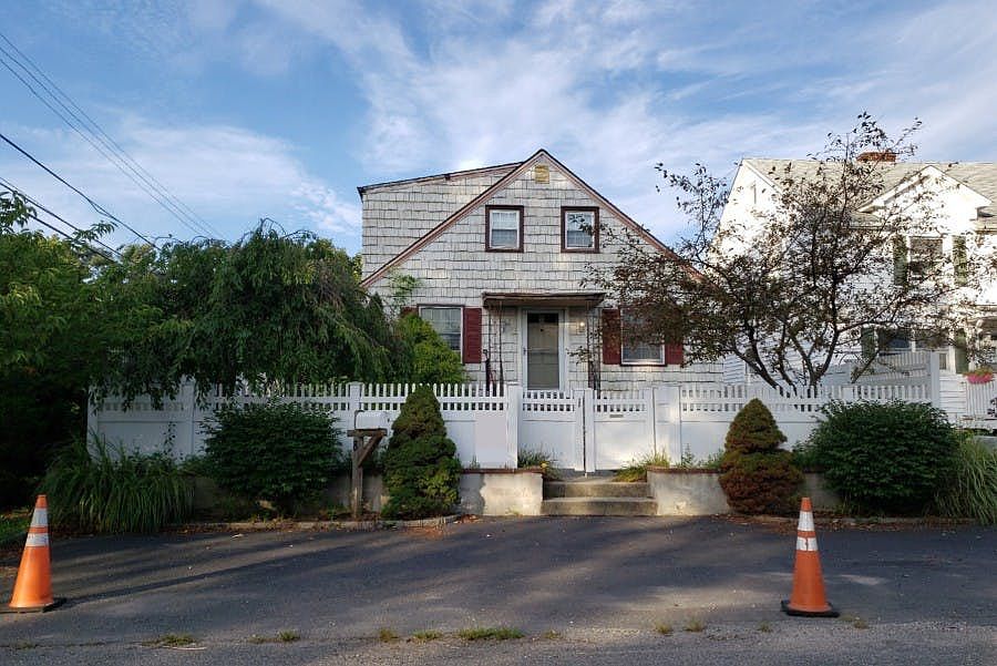 1st image of 8 9th St #9