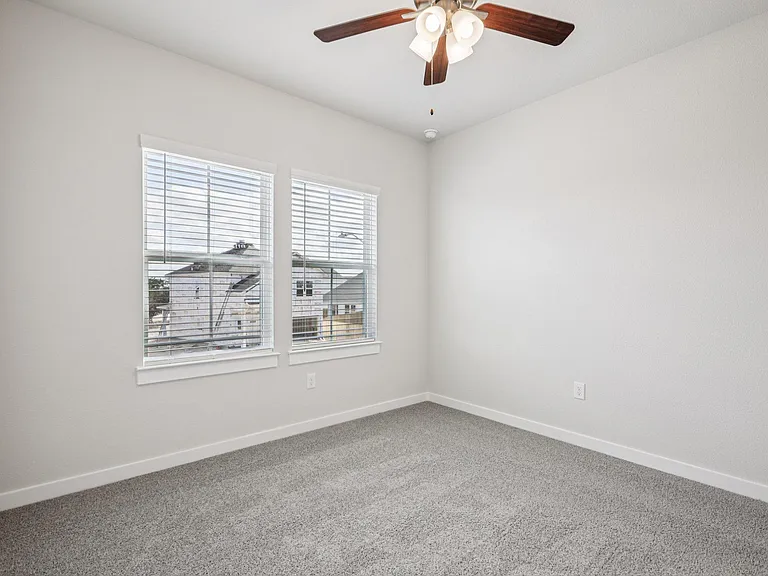 2337 Moon Tower Trl — Photo 32