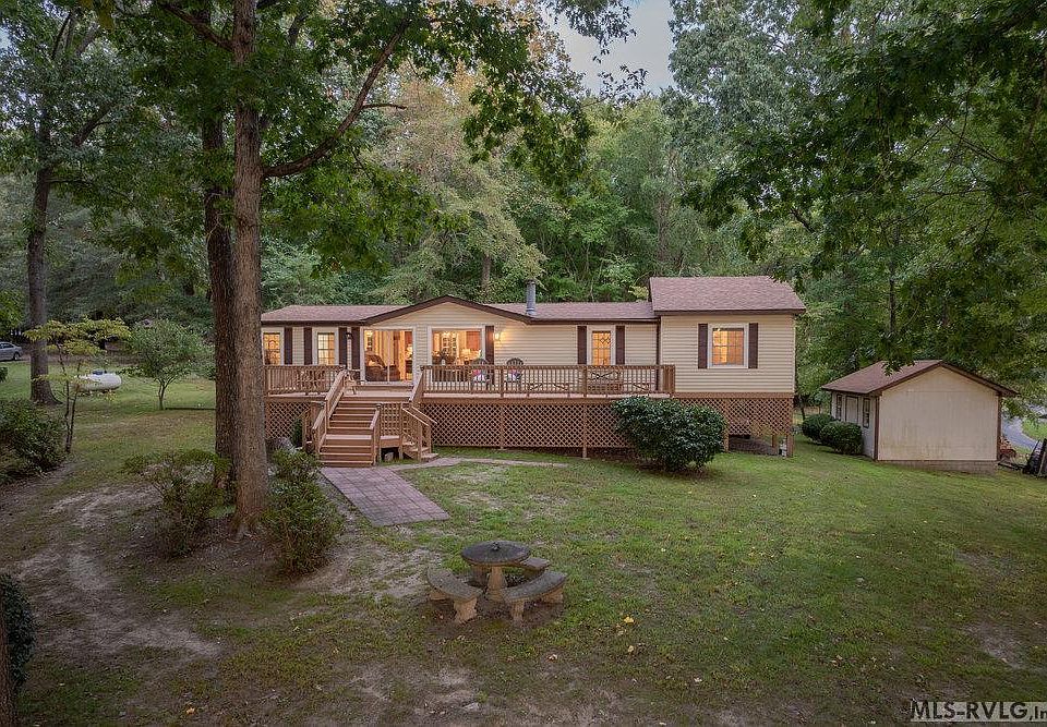 1st image of 150 Reynolds Ct