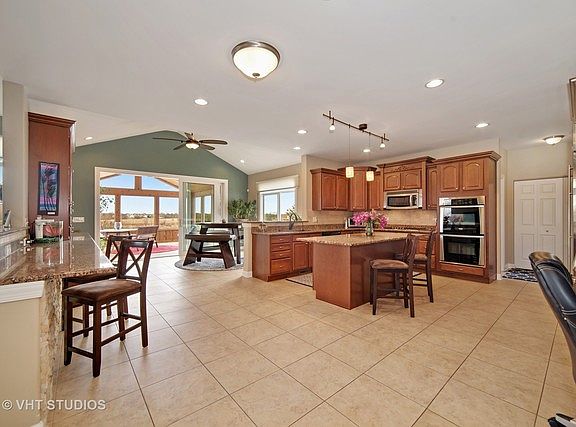 4th image of 4250 Gladstone Dr