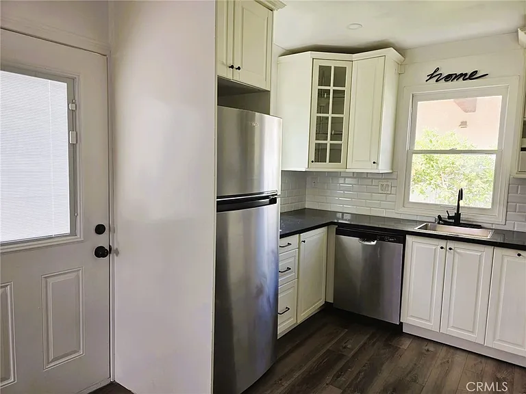 501 Avenue B #C — Photo 8