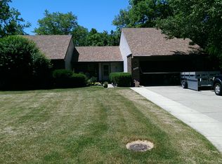 6820 Indian Creek Dr, West Bloomfield, MI 48322