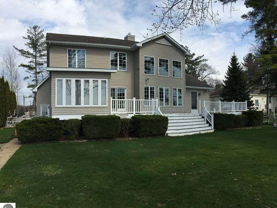 1st image of 527 E Lake Mitchell Dr