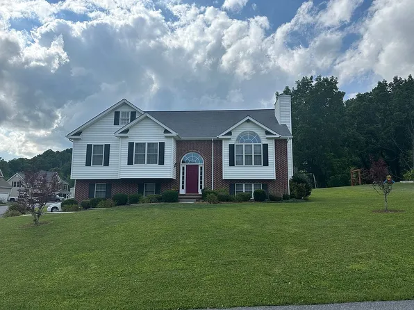 189 Burgess Dr, Bluefield, VA 24605