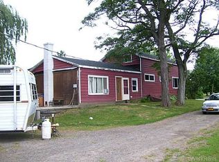 2009 Park Ave, Waterport, NY 14571